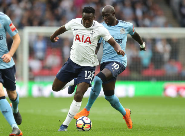 罗娃则通过 罗娃则通过